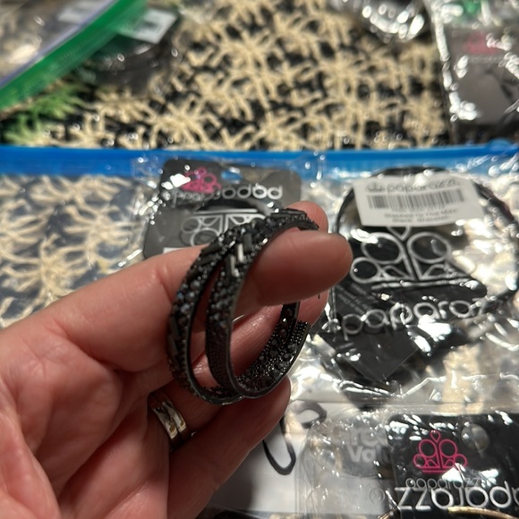 Lot of 9 Paparazzi Hoop Earring sets - Picture 4 of 10